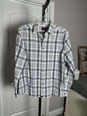 UNTUCKit Men's Navy and White Plaid L/S Button Down Shirt Size Medium#320